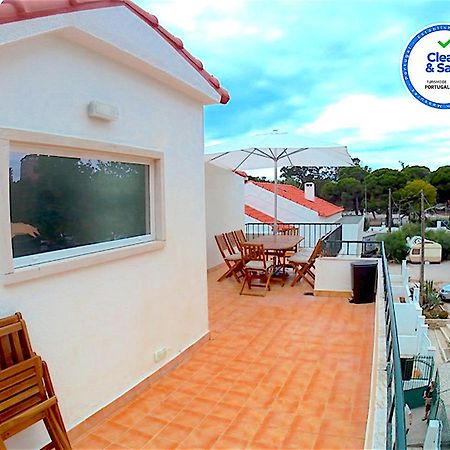 Apartment Near The Beach With Big Terrace Setúbal Esterno foto
