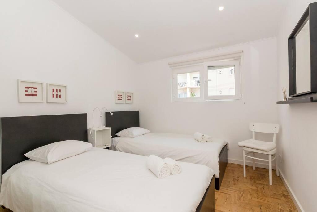 Apartment Near The Beach With Big Terrace Setúbal Esterno foto