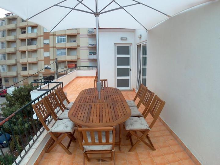 Apartment Near The Beach With Big Terrace Setúbal Esterno foto